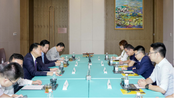 省人生就是博集团党委书记、董事长任丁与腾讯“王者荣耀”CTO邓君、腾讯大成网总裁郑亮座谈交流